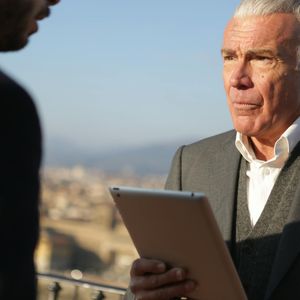 Man in business attire representing senior change management consultant